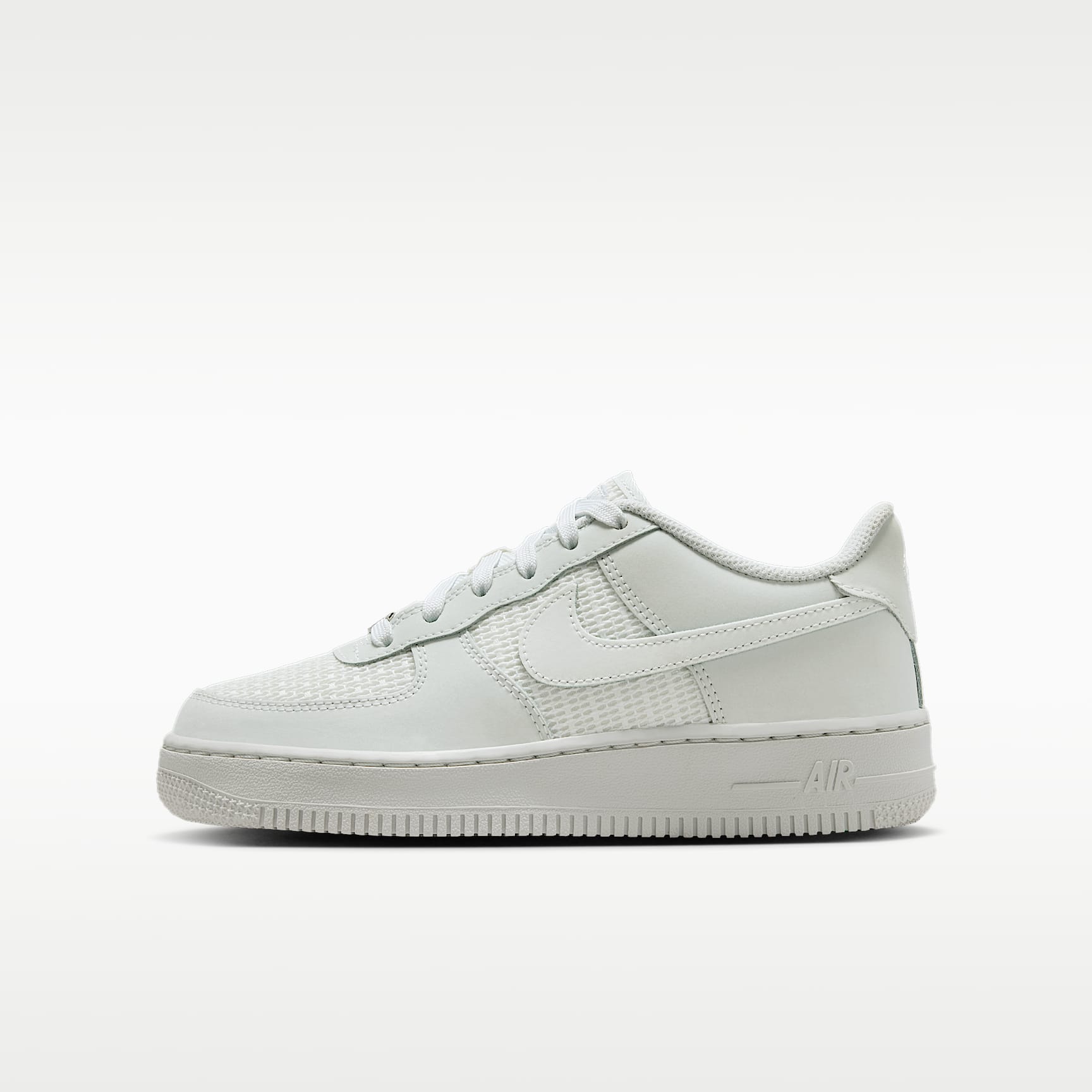 ☆新品未使用☆NIKE エアフォース1 lv8 Jr.シューズ NIKE公式】ナイキ エア フォース 1 LV8 2 ジュニアシューズ.オンライン